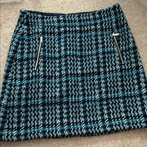 Chic Plaid Skirt with Zipper Accents